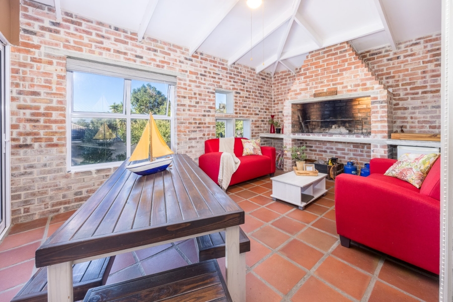 4 Bedroom Property for Sale in Vierlanden Western Cape